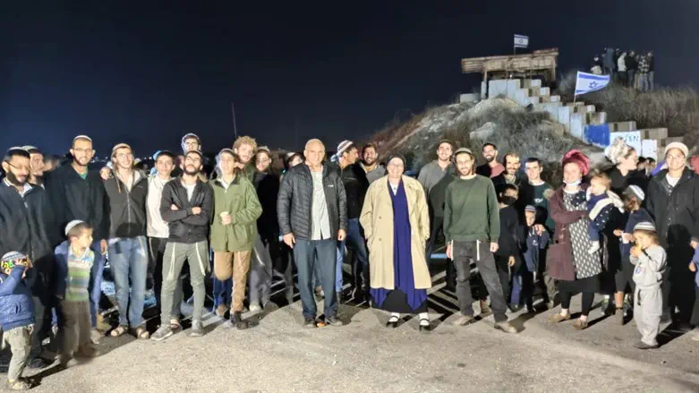 אורית סטרוק ואליהו ליבמן עם חברי הגרעין