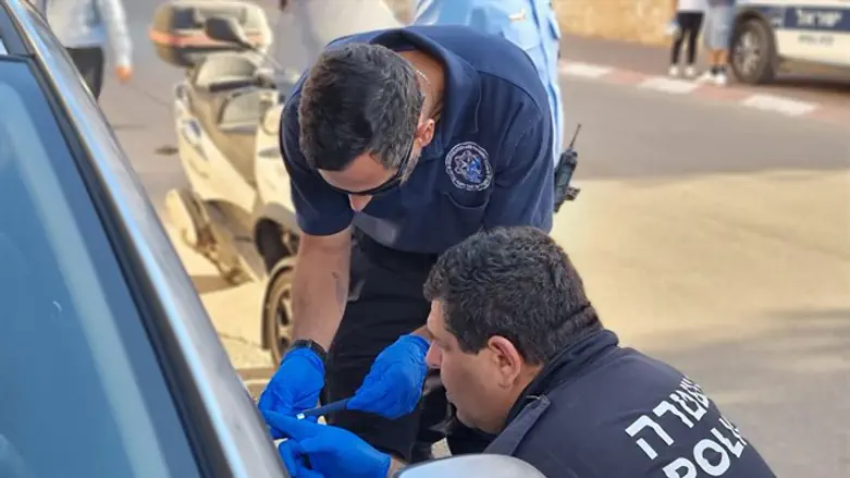 Полицейские на месте нападения в Кирьят-Гате