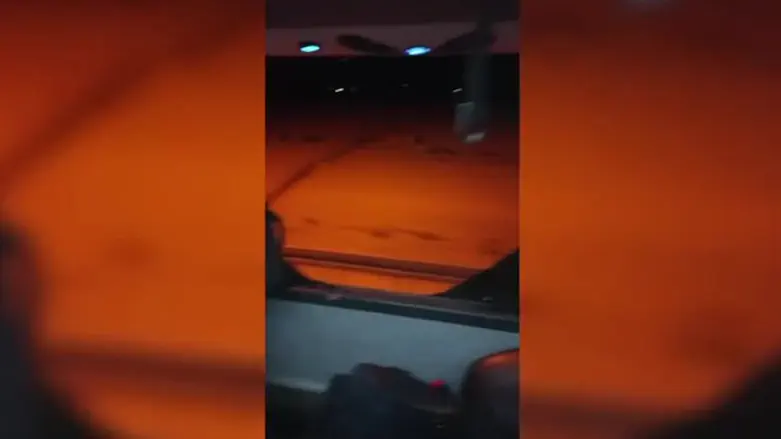 Разбитое стекло автобуса