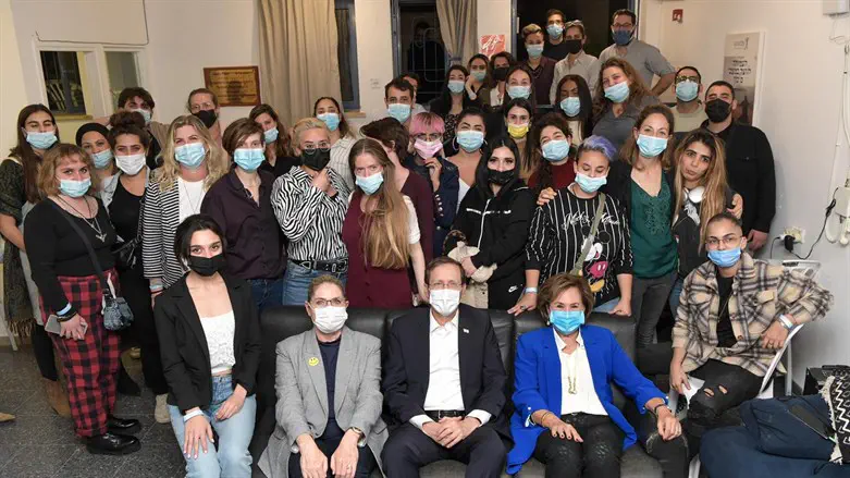 הנשיא ורעייתו עם עמותת עלם