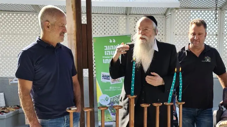 יהודה מרמורשטיין ורונן בר בהדלקת הנרות