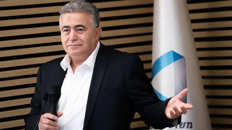 עמיר פרץ