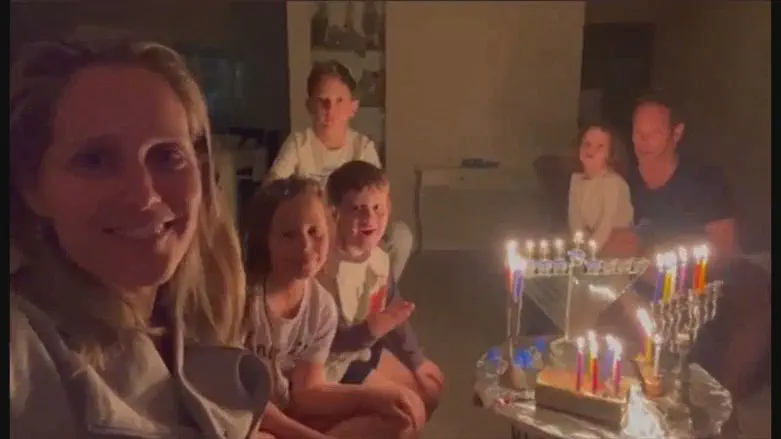 משפחת ססובר בחושך