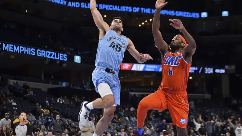 ממפיס מפרקת הלילה את אוקלהומה