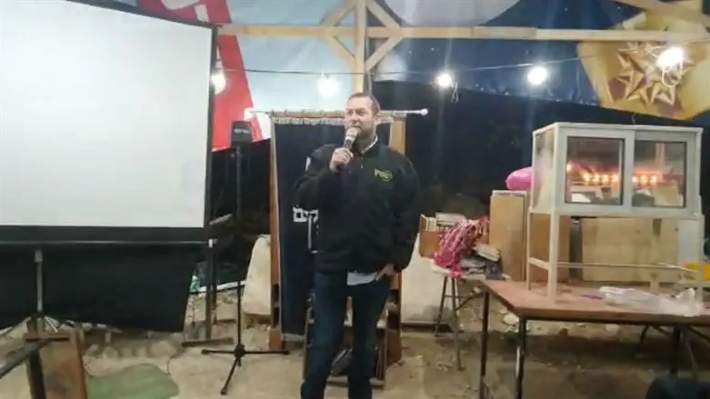 הדלקת נר חנוכה בחומש