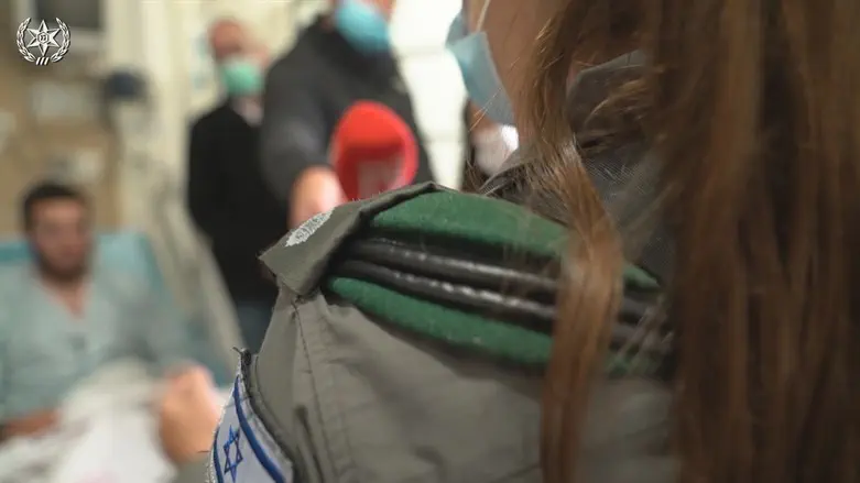 Border Police officers visit victim of attack
