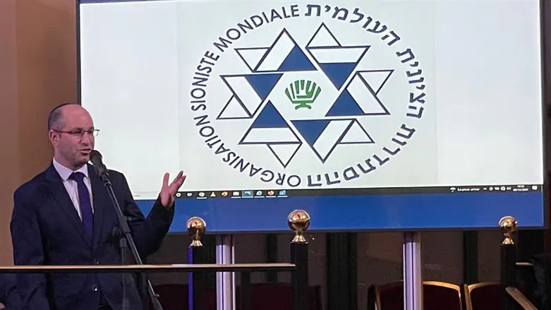 נריה מאיר במהלך אחד המפגשים עם יהודי צרפת