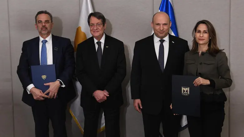 חתימת ההסכם