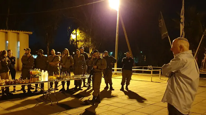 Brigade 188 soldiers and M. Indor