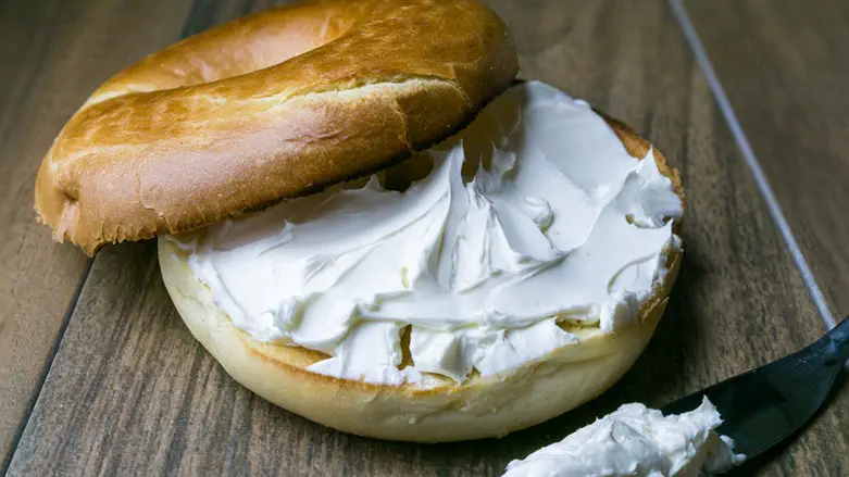 Bagel and cream cheese