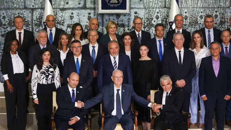 החשש מנקמת הבוחר מניע אותם לעשות הכול כדי להימנע מהבחירות הבאות. ממשלת בנט