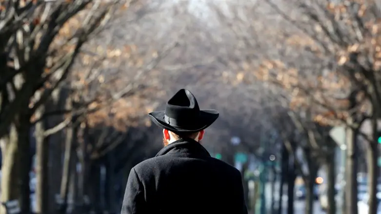 New York chassid takes a walk
