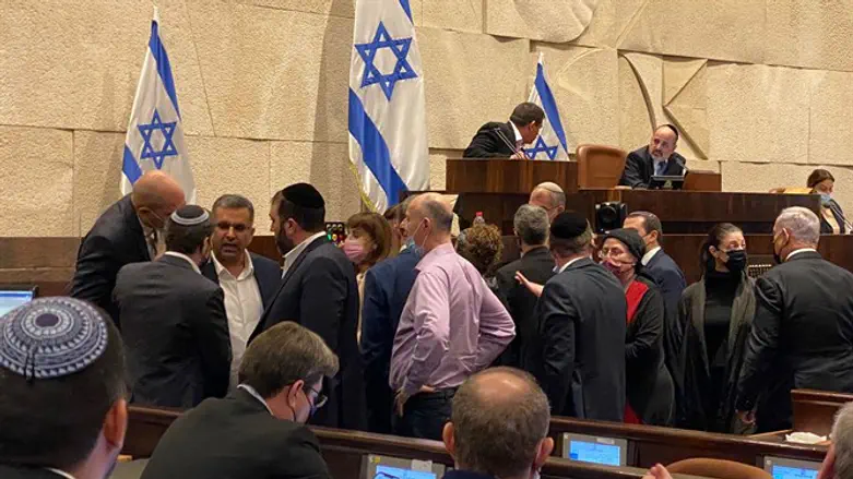 Депутаты на пленарном заседании Кнессета. Иллюстрация