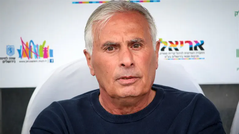 יוסי מזרחי. עוזב את תפקיד המאמן