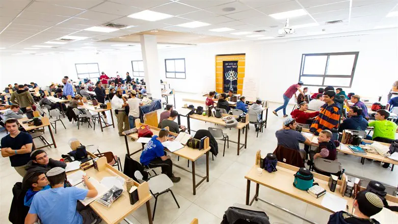 תלמידי ישיבת תיכונית אלון מורה שכם