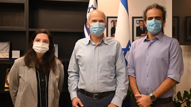 השר בר לב עם ראשי התנועה לאיכות השלטון