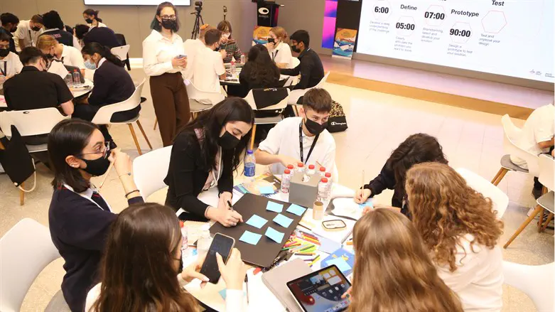 Makeathon teams working on solutions to the water scarcity crisis