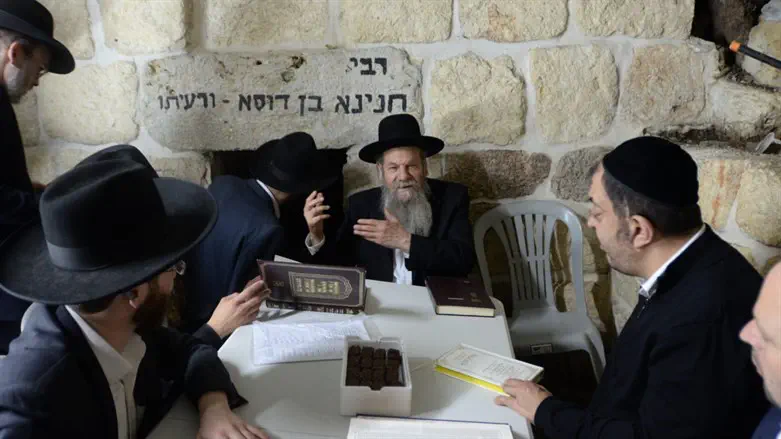 הרב אדלשטיין בציון רבי חנינא בן דוסא