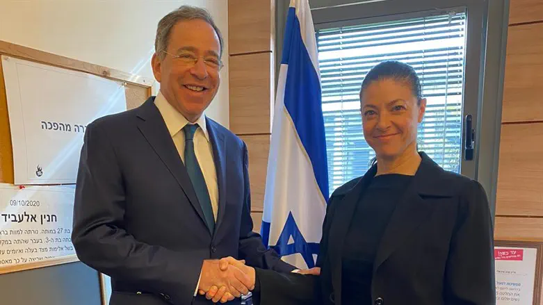 השרה מיכאלי עם השגריר ניידס