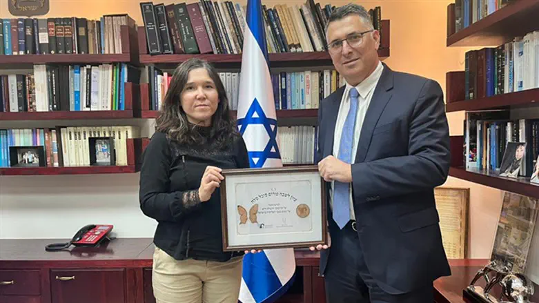 גדעון סער מקבל את הצל"ש