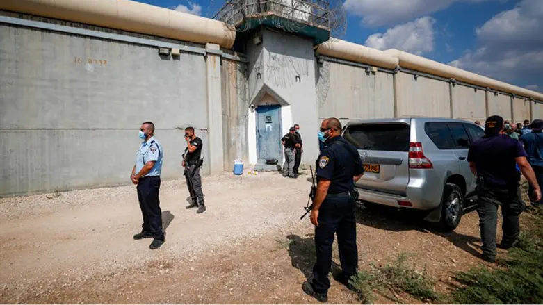 Тюрьма «Гильбоа». Иллюстрация