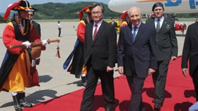 לבדוק גם את מסעות הנשיא