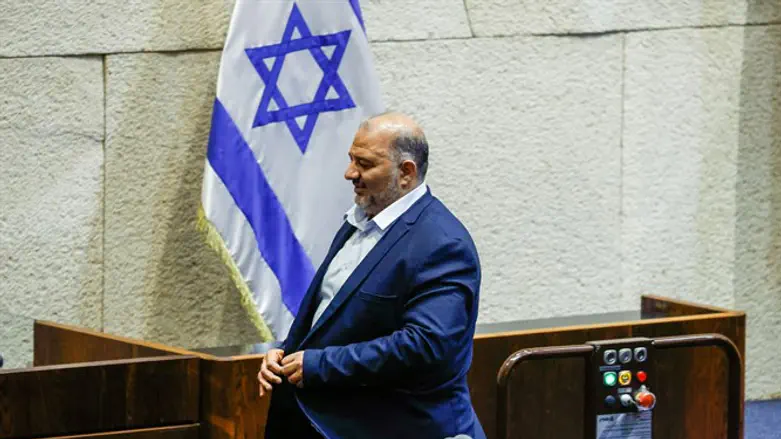 מנסור עבאס