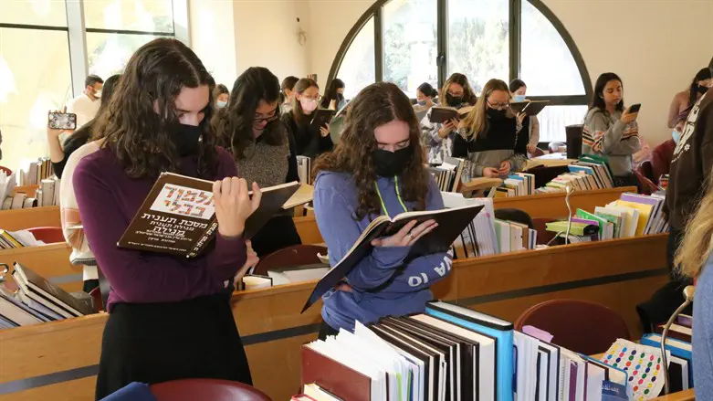 Finishing Tractate Taanit