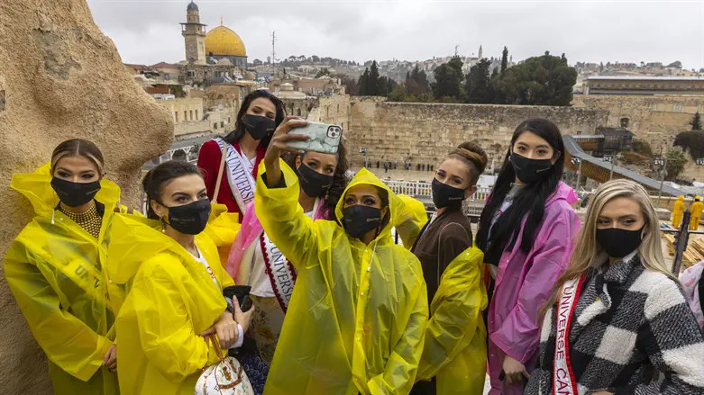 משתתפות 'מיס יוניברס'. למצולמות אין קשר לידיעה