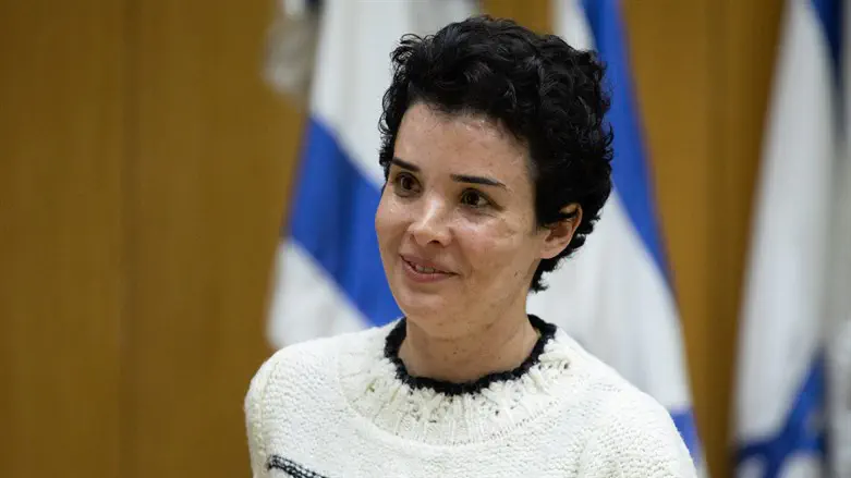 שירה איסקוב