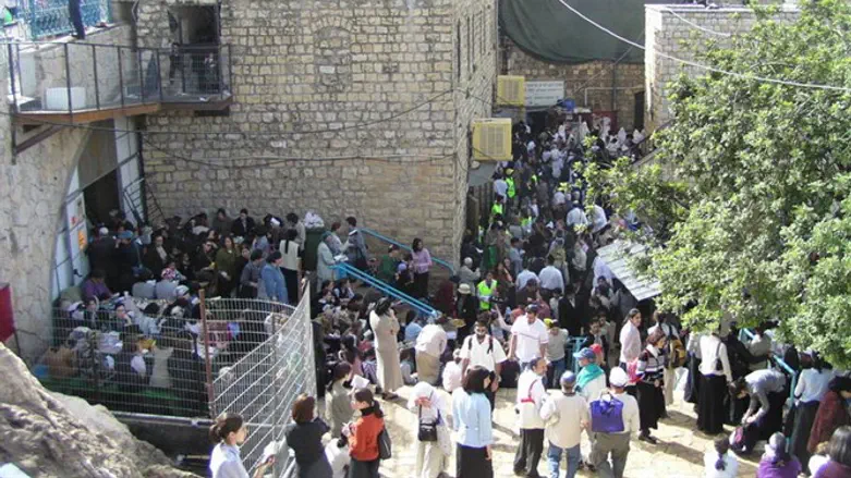 Могила Рашби в Мероне