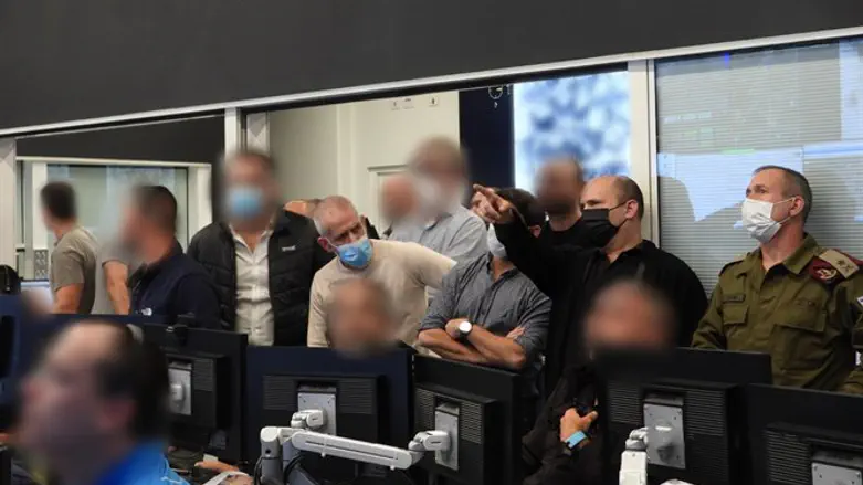 Нафтали Беннет в штаб-квартире ШАБАК