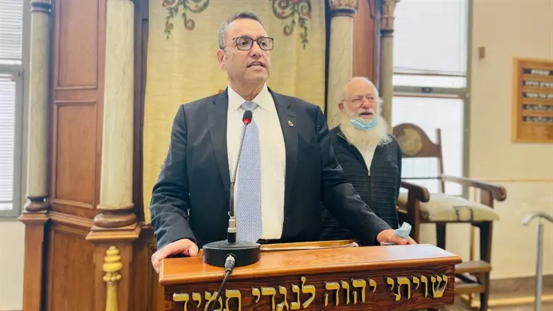 משה ליאון והרב דב ביגון