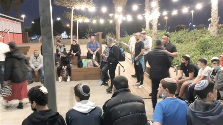 הורים ותלמידים במהלך המסע