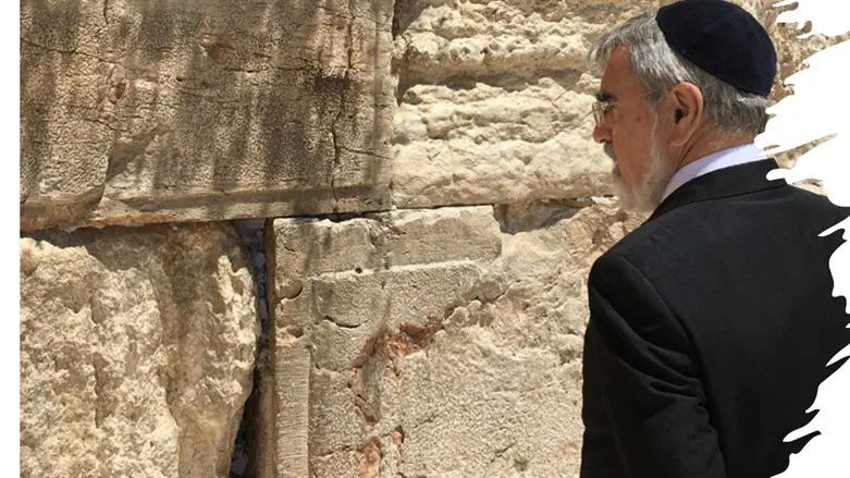 Rabbi Jonathan Sacks at the WAll