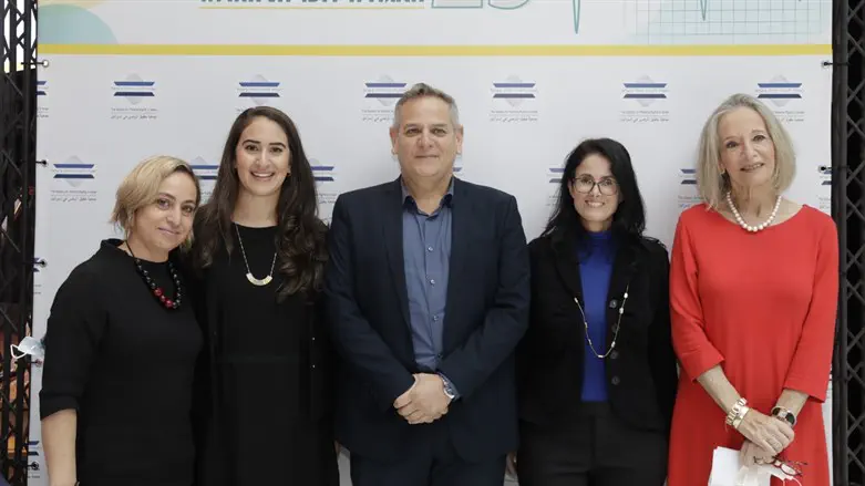 מקדישים את מלוא מרצם לקידום השוויון והצדק 