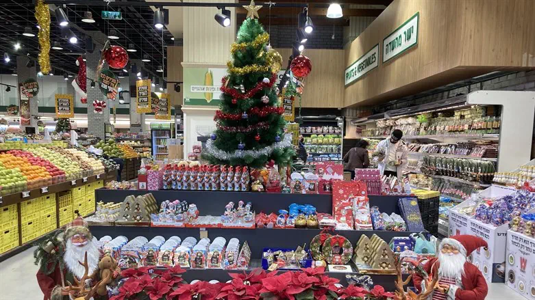 Christmas display at the entrance to the Tel Aviv flagship store of Tiv Ta’am