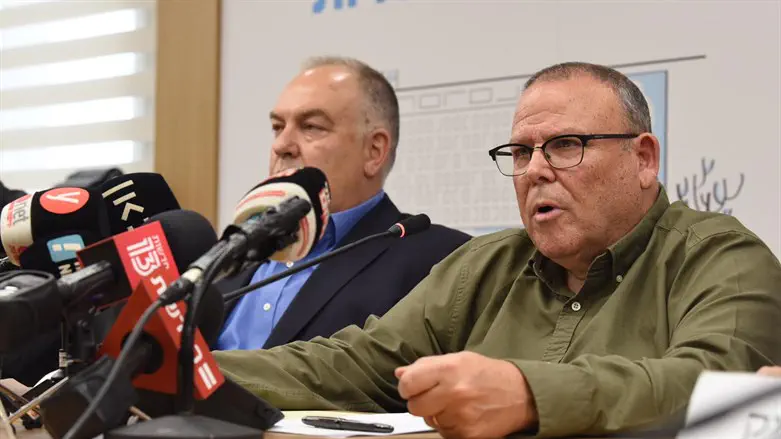 ארנון בר דוד