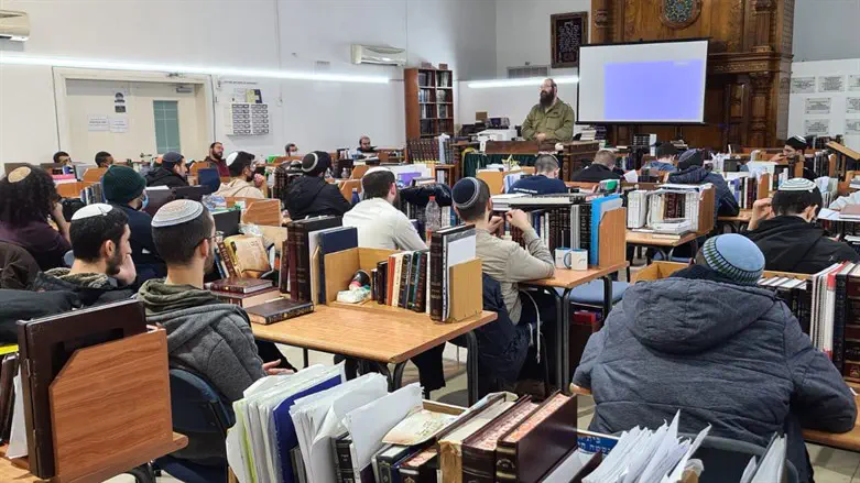 שלוש שנים לרב אלישע וישליצקי