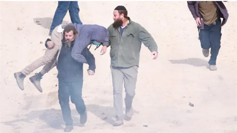 Форпост Куми-Ури. Эвакуация раненого поселенца