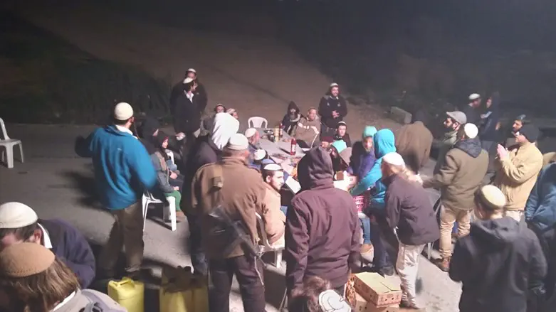 בדרך לחומש הערב