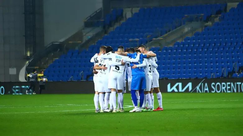 שחקני בית"ר הערב בנתניה