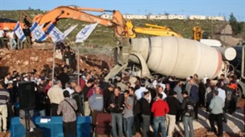 הנחת אבן הפינה