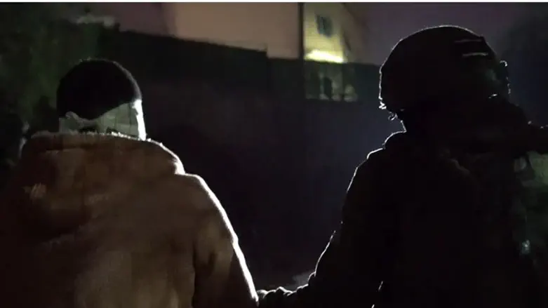 Силы безопасности арестовывают пособника террориста