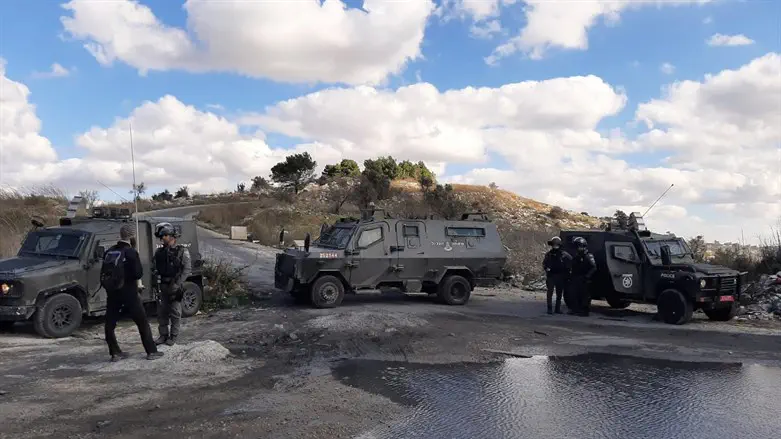 Road to Homesh blocked