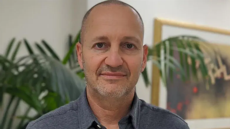 פרופ' עמית אסא 