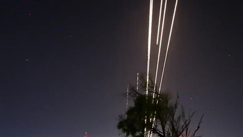 Rocket attack (illustration)
