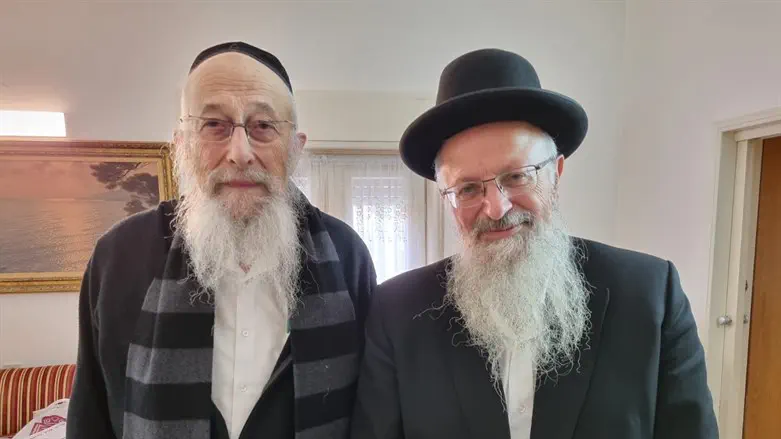 Rabbi Tzvi Tau (left) and Rabbi Shmuel Eliyahu (right)