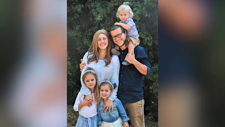 "על מה שלא תדברי איתם – תעיפי להם את הסכך". משפחת הירשהורן