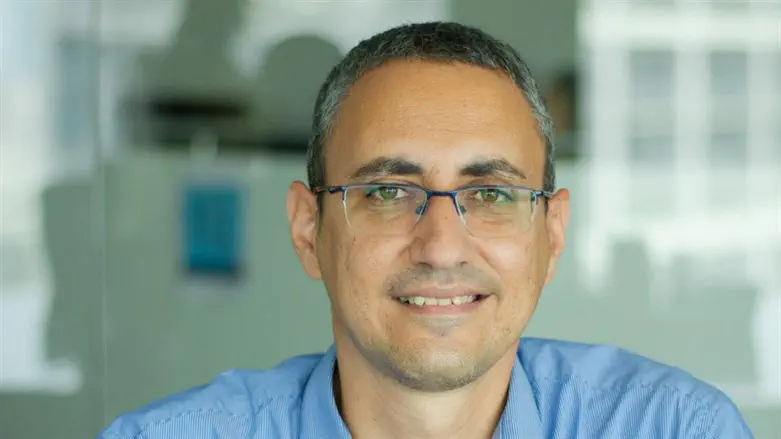 אדיר וישניה